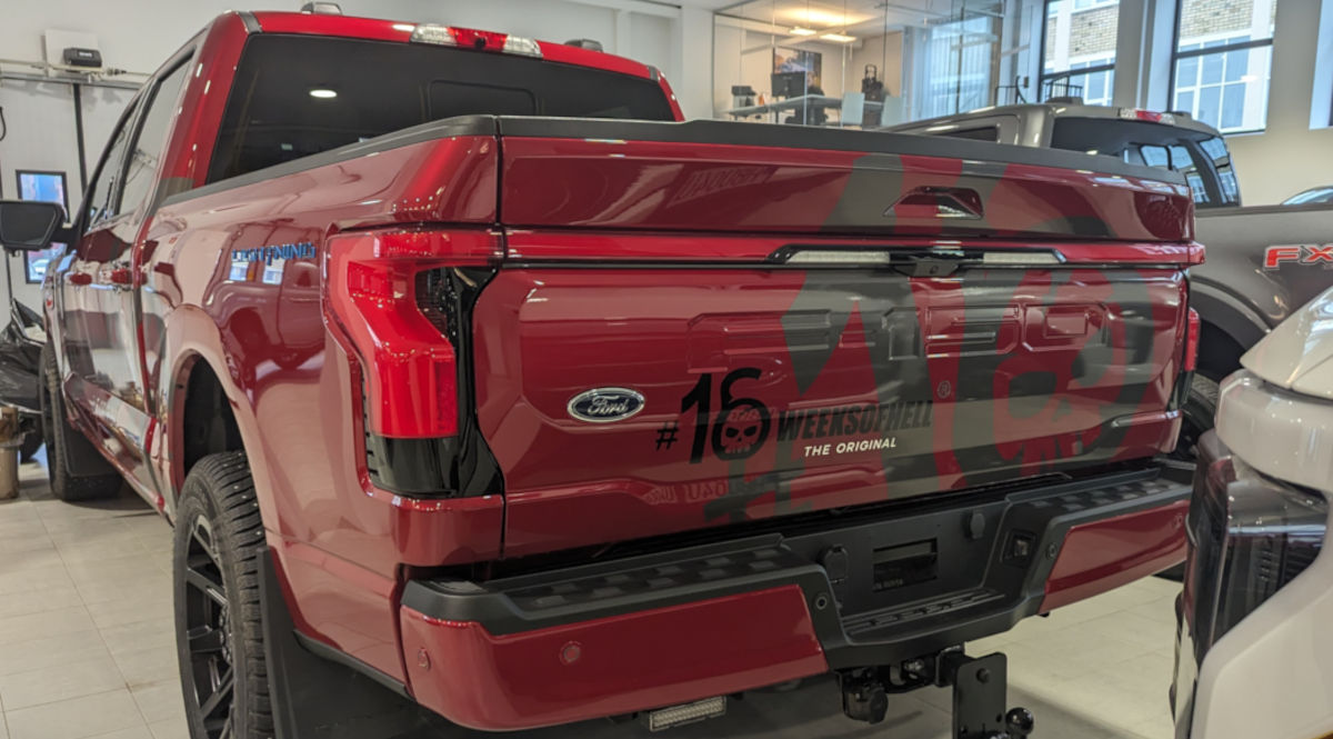 Bildekor till 16 Weeks Of Hell - Reklamhuset RINK