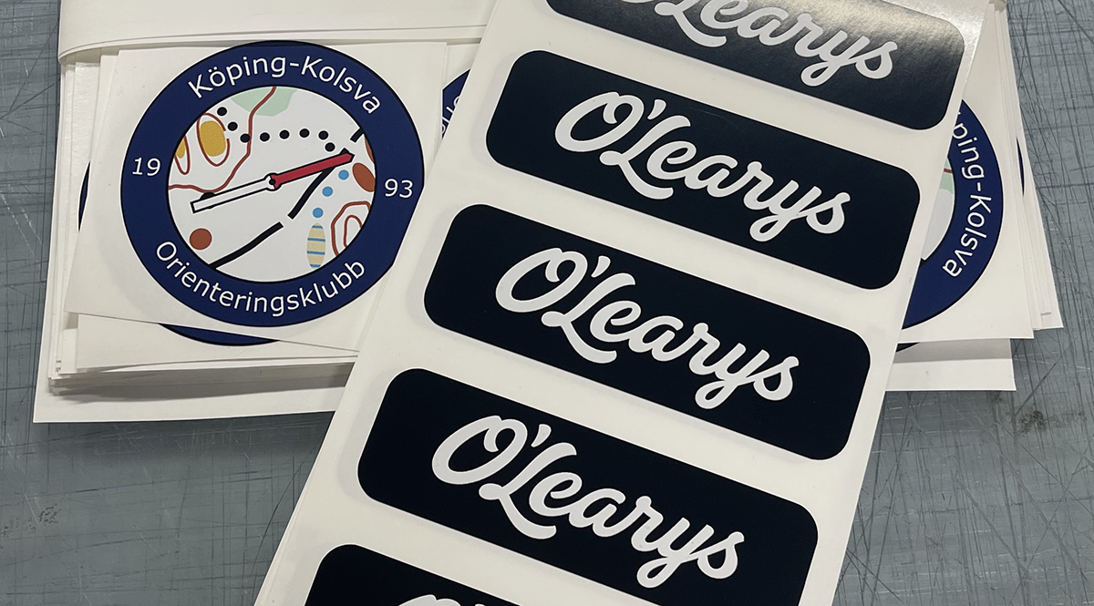 O´Learys och Köping-Kolsva Orienteringsklubb klistermärken