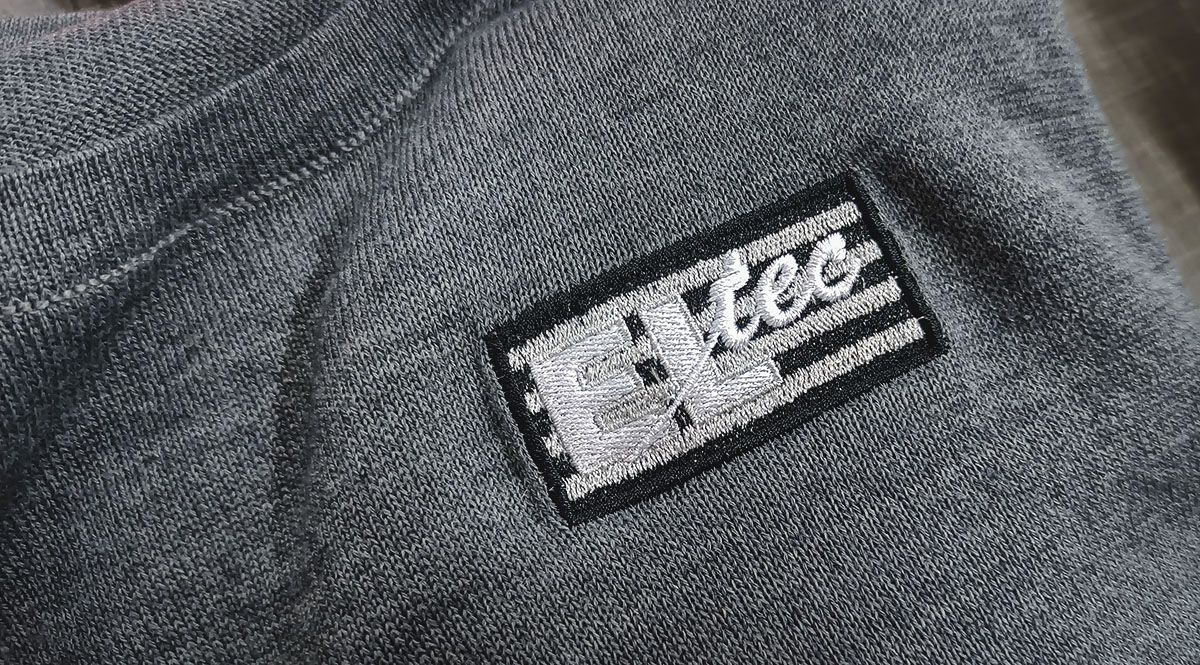 Broderad tröja till Eltec i Köping - Reklamhuset RINK